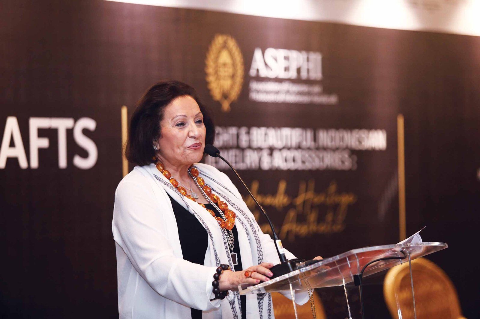 President World Craft Council Kagumi Produk Kerajinan Indonesia