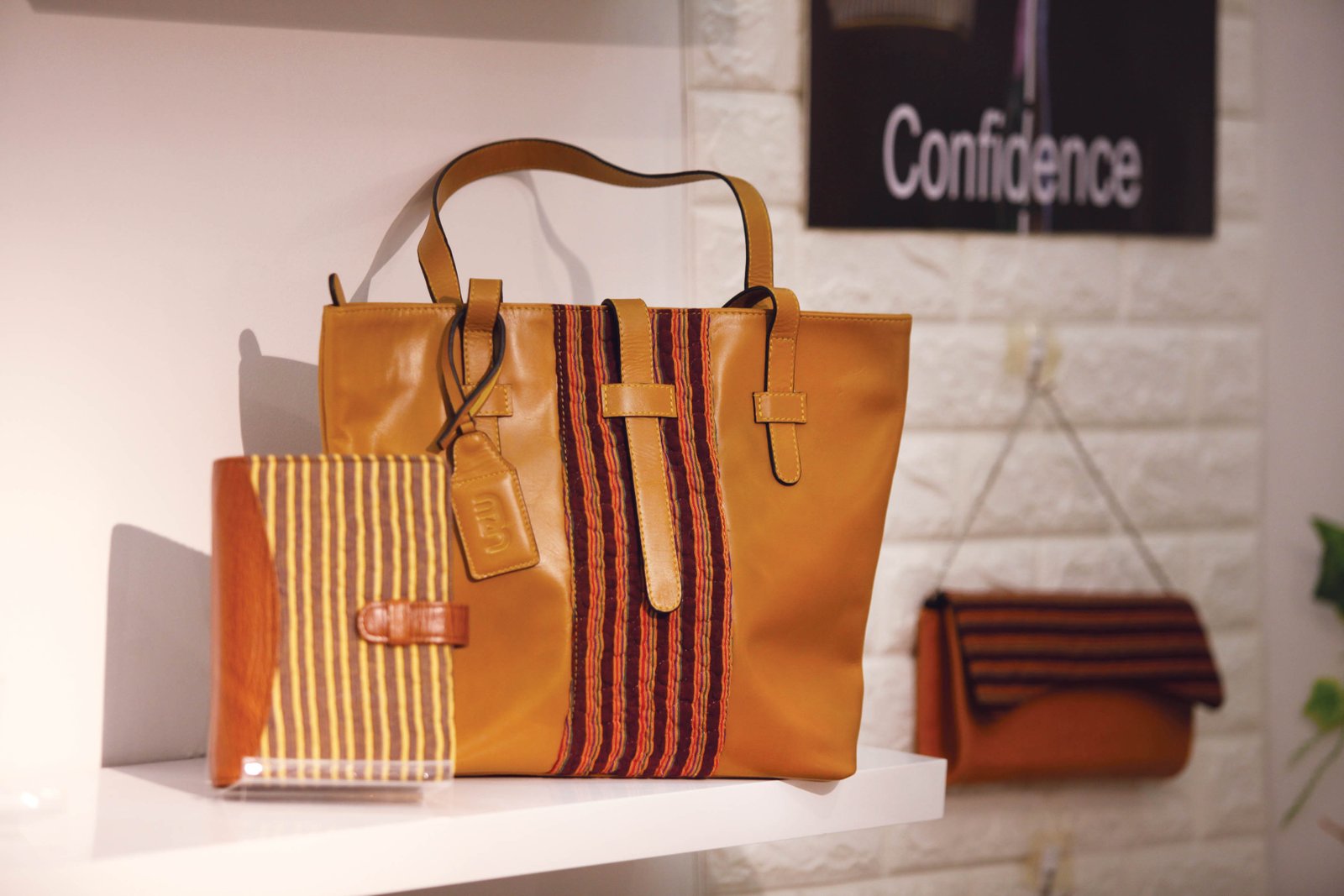 Tas Kulit Tekstur Lurik Jawa Etnik