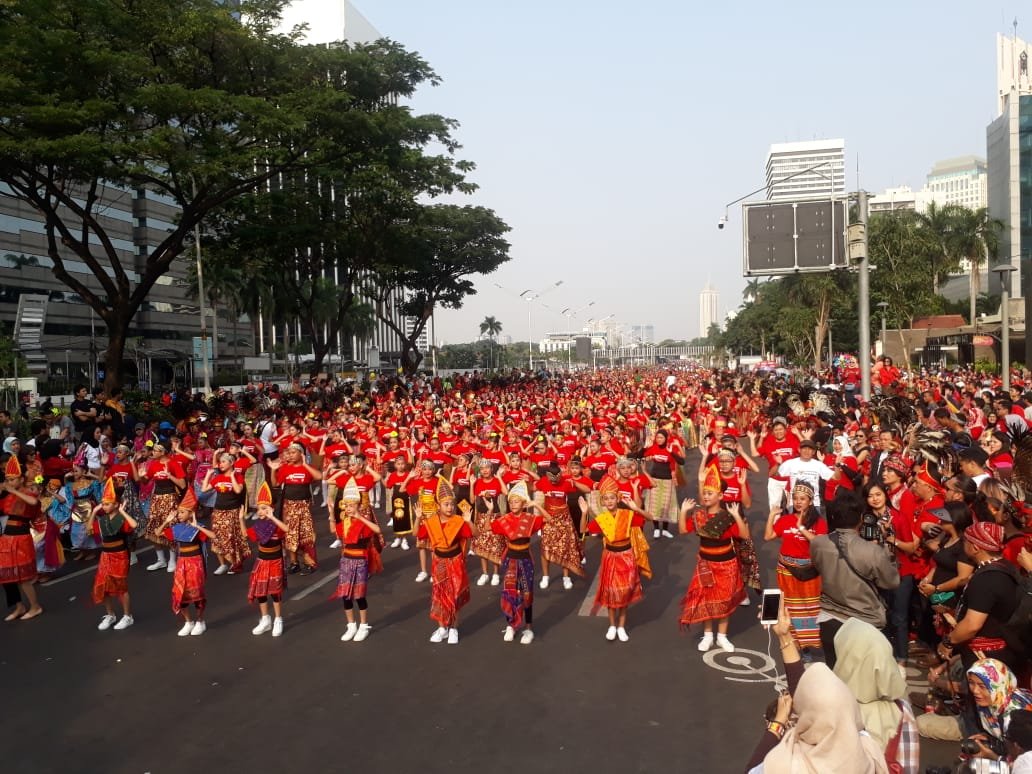 PIEP Bersama BBI Menampilkan 2000 Penari Tradisional di Acara Car Free Day