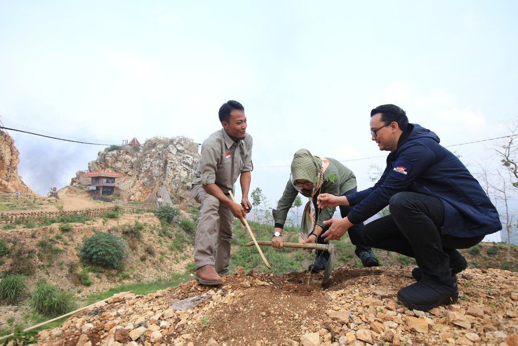 Astra Dukung Konservasi Stone Garden Geo Park