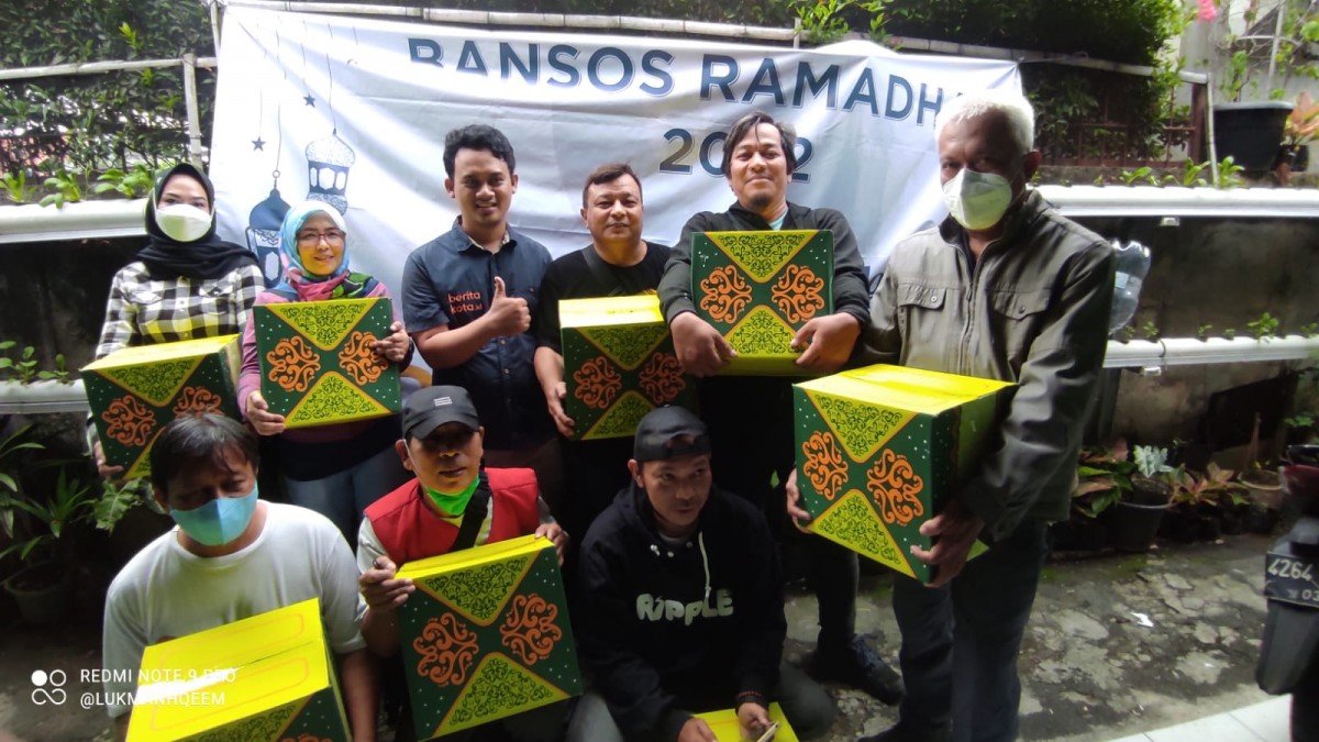 Indofood dan Beritakota.id Bagikan Parcel untuk Jurnalis