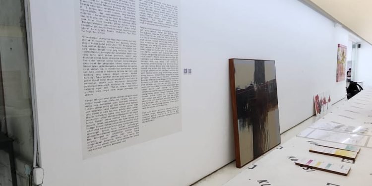 Pameran Lukisan Abstrak SaLoeRan: Alur Pertemuan Enam Seniman Rupa