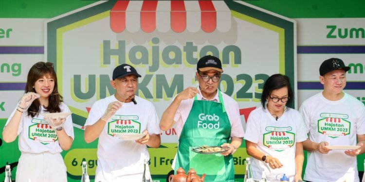 MenKopUKM Dukung Grab Tingkatkan UMKM Kuliner Go Digital dan Naik Kelas