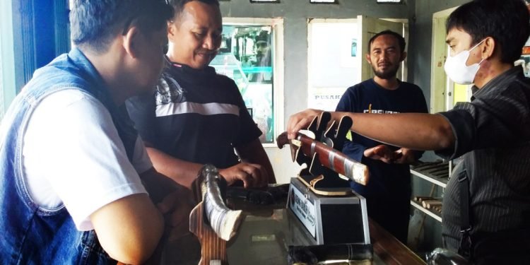 D4 MICE Bantu Pendampingan Wisata Desa Kawungluwuk