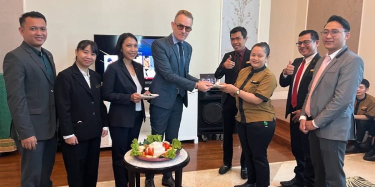 ASCOTT JAKARTA RAYAKAN INTERNATIONAL HOUSEKEEPING WEEK DAN WORLD CLEAN UP DAY