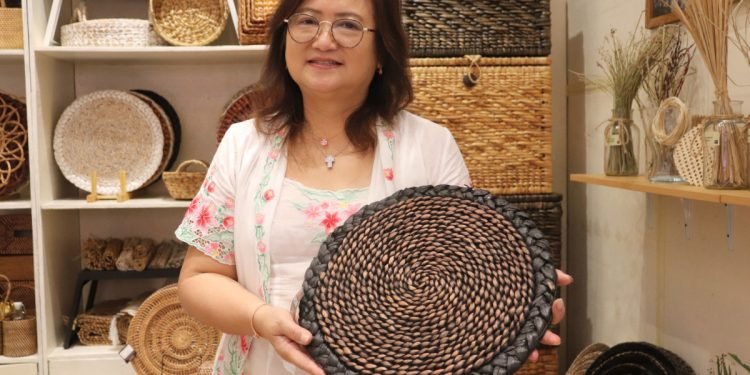 Kerajinan Dari Enceng Gondok