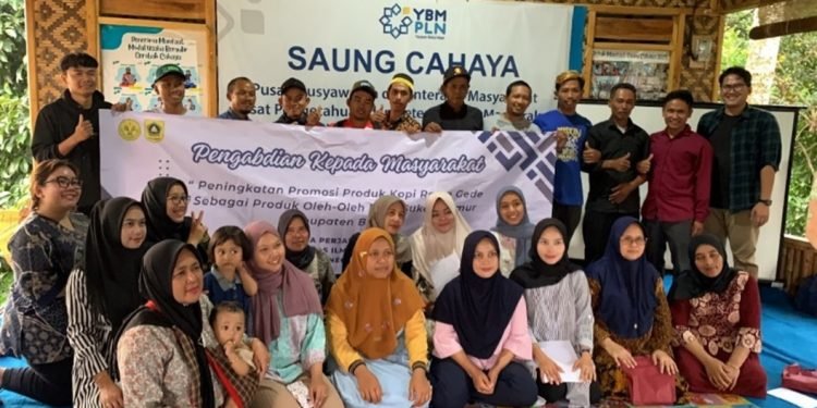 Prodi Usaha Perjalanan Wisata UNJ Dorong Produk Unggulan Desa Wisata Sirnajaya