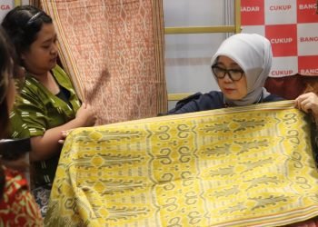 LTKL Gelar Tutorial Berkain Bahan Alam