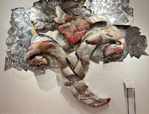 Eksplorasi Material, Medium, dan Teknik dalam “Infinity Yin Yang” oleh Perupa Lini Natalini Widhiasi