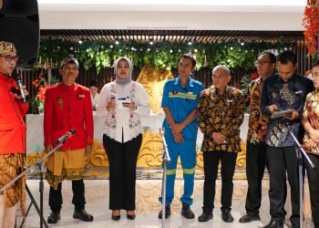 Christmas Tree Lighting Ceremony Bertema Wonderland Nusantara di Metro Park View Hotel Kota Lama Semarang