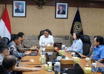 Manfaatkan Produk Ekraf, Menekraf Bahas Kolaborasi Event dengan PHRI