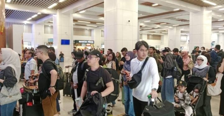 Libur Panjang Penumpang Kereta Cepat Whoosh “Membludak”