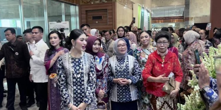 Wakil Presiden Gibran dan Selvi Gibran Hadiri Pembukaan Pameran INACRAFT 2025