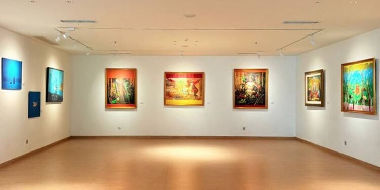 ARTOTEL Batam Hadirkan Pameran “Lost Boy in Wonderland” Karya Alexander Chris