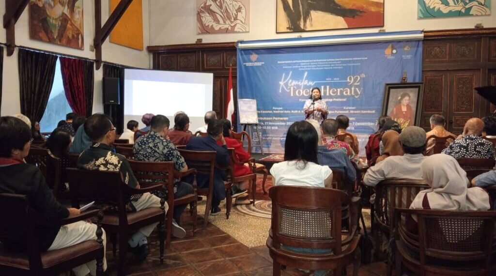 Pameran Seni “Kemilau Toeti Heraty 92 Tahun: Menyingkap Pretensi”