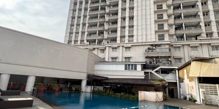 Suasana Klasik Bandung Lewat Pesona Jalan Braga dengan Menginap di Grand Dafam Braga