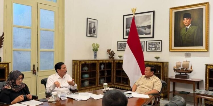 Presiden Prabowo Terima Ketua DEN Luhut Pandjaitan Bahas Arah Kebijakan Ekonomi Nasional