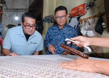 Menteri Ekraf Tinjau Kampung Batik Kauman dan Solo Night Market Saat Libur Nataru