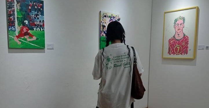 Dari Lapangan ke Kanvas: Perspektif Bola dalam Karya Ardi Gunawan