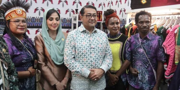 Menteri Ekraf Tegaskan Peran Perempuan Perkuat Daya Saing Kriya Nasional di INACRAFT 2026