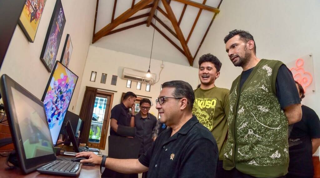 Menteri Ekraf Tinjau Gim KuloNiku, Soroti Potensi Industri Gim Lokal