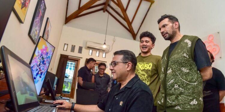 Menteri Ekraf Tinjau Gim KuloNiku, Soroti Potensi Industri Gim Lokal