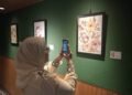 Pameran Tunggal Puti Mustika Angkat Keindahan Flora dalam “Whispers in Bloom”