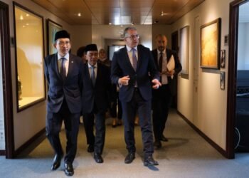 Fadli Zon Temui  UNESCO, Indonesia Tegaskan Pelindungan Borobudur