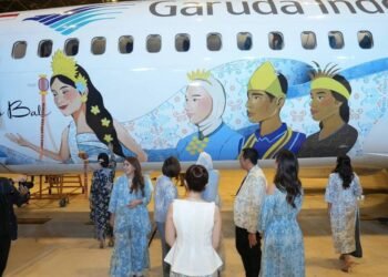 Erika Richardo Lukis Kereta hingga Pesawat, Bawa Seni ke Ruang Publik