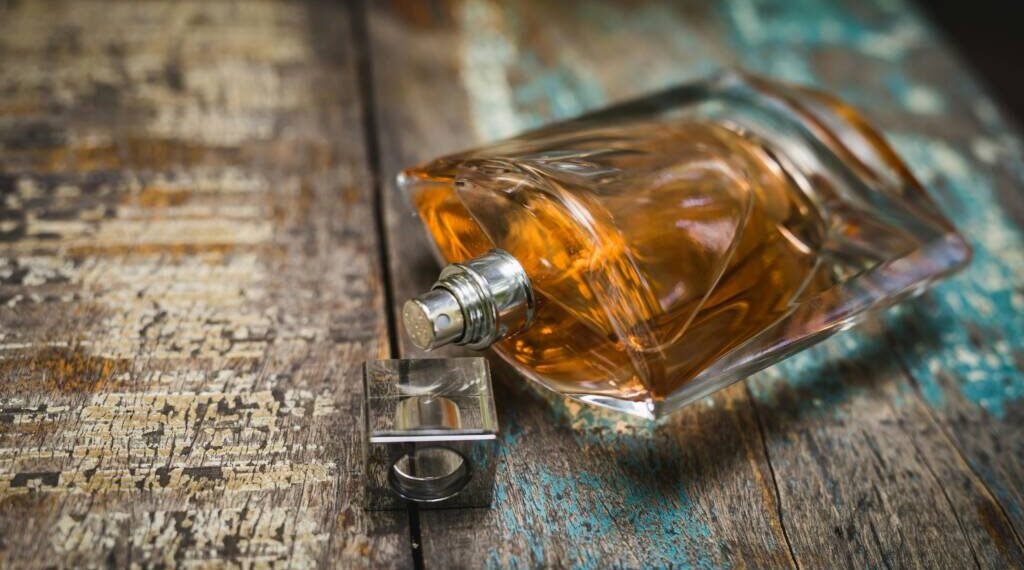 Jejak Wangi Peradaban: Dari Dupa Kuno hingga Parfum Mewah Modern