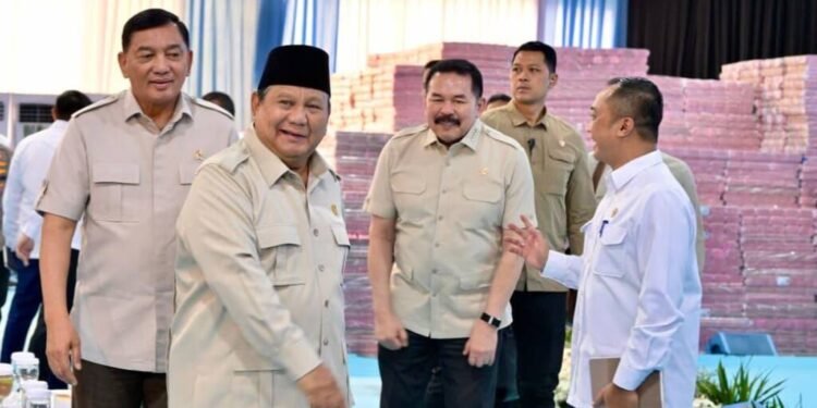 Dukung Usaha Mikro, Prabowo Minta Bunga PNM Mekaar Turun di Bawah 9 Persen