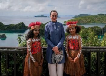 Menpar Tinjau Kesiapan Revalidasi UNESCO Global Geopark Raja Ampat