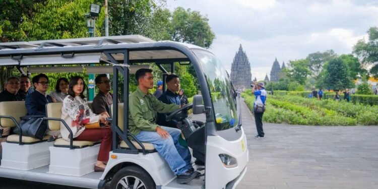 Menjelang Libur Sekolah, Menpar Cek Kesiapan Prambanan dan Stasiun Tugu Yogyakarta