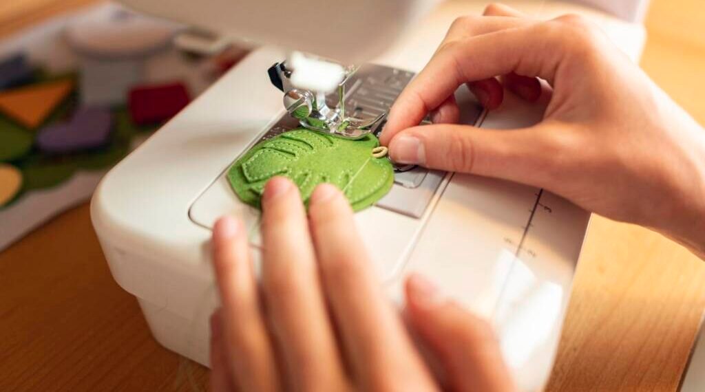 Dari Merajut hingga Keramik, Crafting Membantu Menenangkan Pikiran