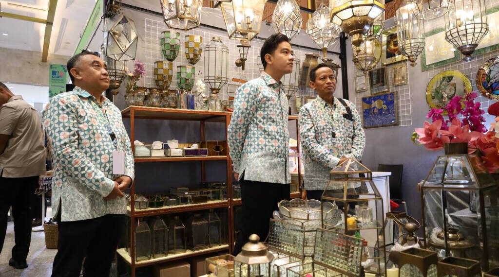 Dari Pajangan ke Gaya Hidup, Kerajinan Kaca dan Kristal Menemukan Pasar Baru pada 2026