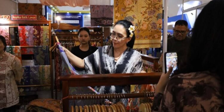 Rieke Diah Pitaloka Sambangi INACRAFT, Siap Dukung UMKM Lewat Promosi Digital dan Pendampingan Hukum