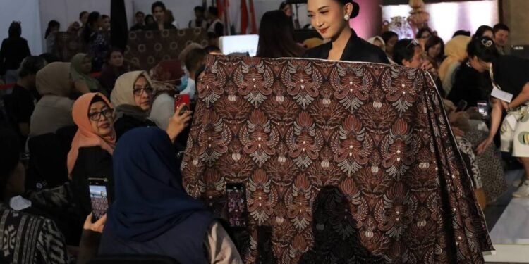 Asthabrata, Falsafah Kepemimpinan Jawa Menjelma Karya Batik di INACRAFT Yogyakarta