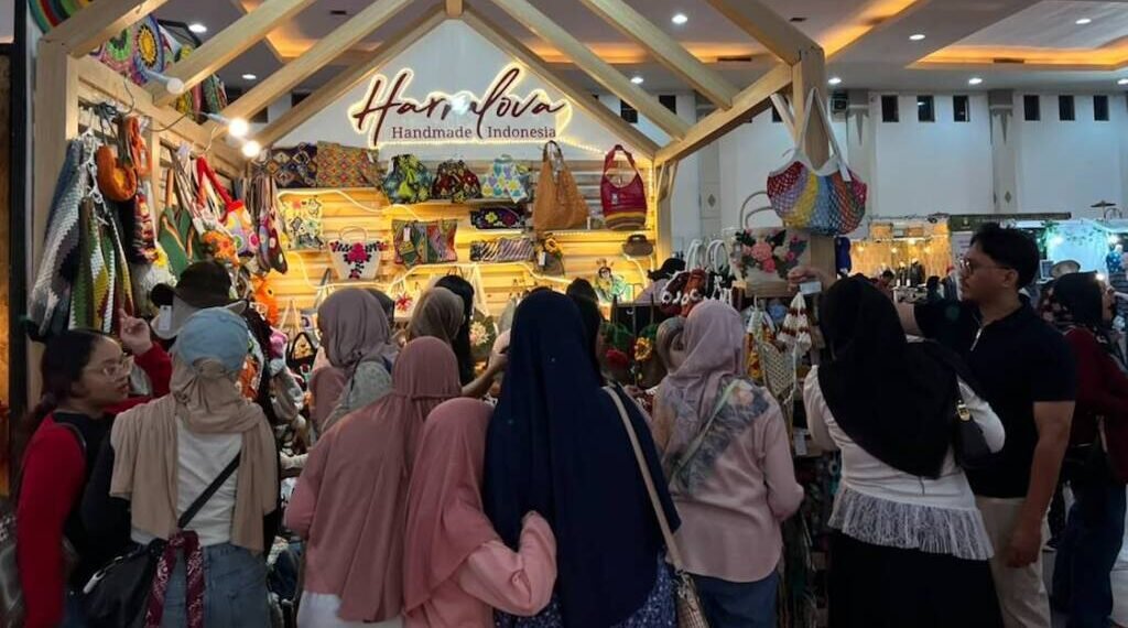 Debut Manis Haralova di INACRAFT Festival Yogyakarta: Hampir Semua Pengunjung Berujung ‘Closing’