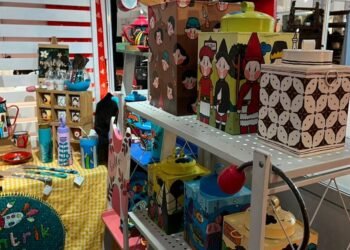 Pertama Kali Ikut INACRAFT, Produk Lukis Tangan Karya Sinta Dilirik Pembeli Mancanegara