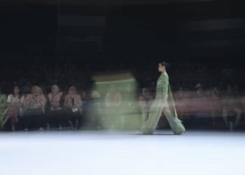 Indonesia Fashion Week 2026 Dibuka, Ulos Sumatera Utara Jadi Inspirasi Mode Nasional