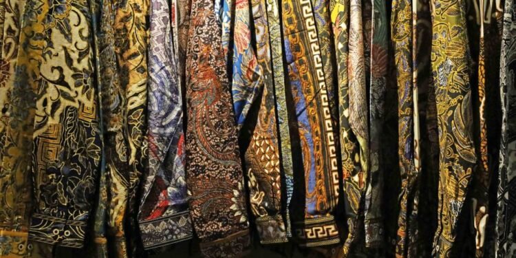 Ada Kilau Emas Pesisiran dari Batik Perada di Ajang KKI 2026