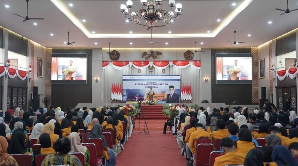 Mendag Budi Santoso Dorong Mahasiswa Jadi Wirausaha dan Eksportir di Univet Bantara Sukoharjo