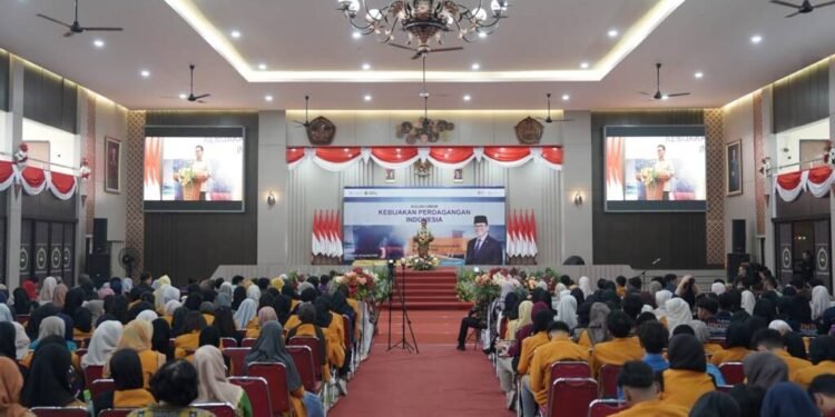 Mendag Budi Santoso Dorong Mahasiswa Jadi Wirausaha dan Eksportir di Univet Bantara Sukoharjo