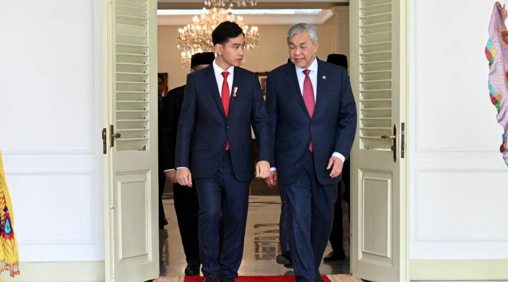 Indonesia-Malaysia Bahas Industri Halal, Pembangunan Desa, dan Pelindungan PMI