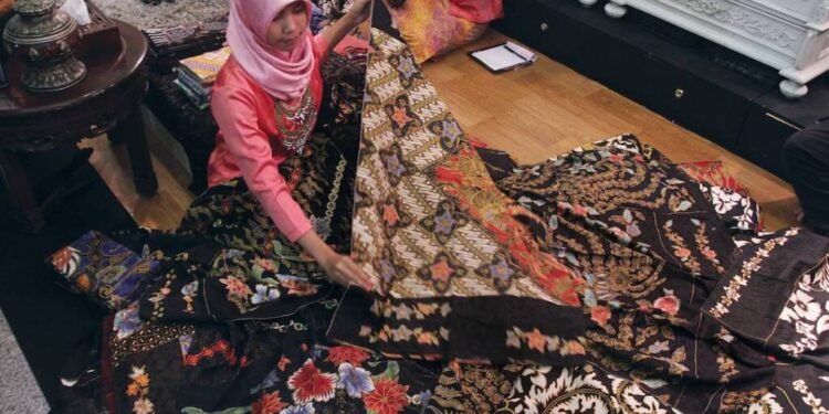 Dorong Pemisahan Wastra dan Tekstil Industri Demi Perlindungan Kain Tradisional