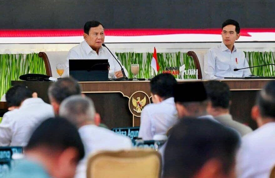 Prabowo Minta Kabinet Solid, Akui Masih Banyak Kelemahan
