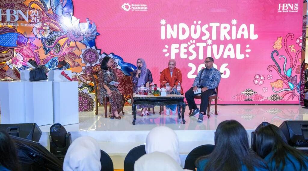 Batik Beradaptasi dengan Teknologi dan Selera Generasi Baru