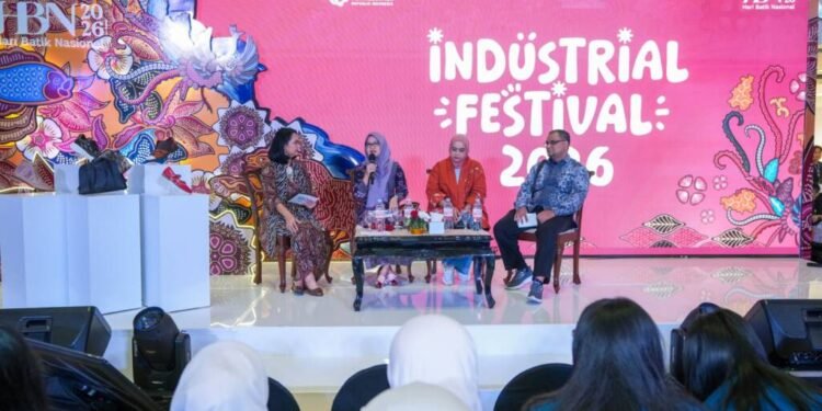 Batik Beradaptasi dengan Teknologi dan Selera Generasi Baru