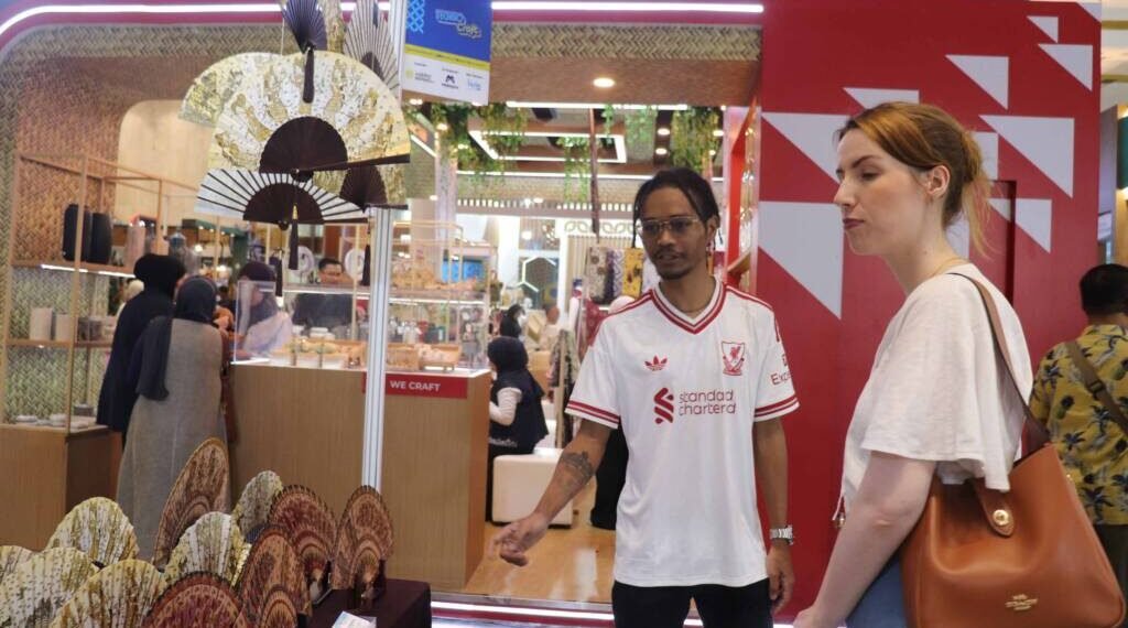 INACRAFT Curi Perhatian Pengunjung Mancanegara, Tas Kulit dan Batik Lokal Jadi Incaran Utama