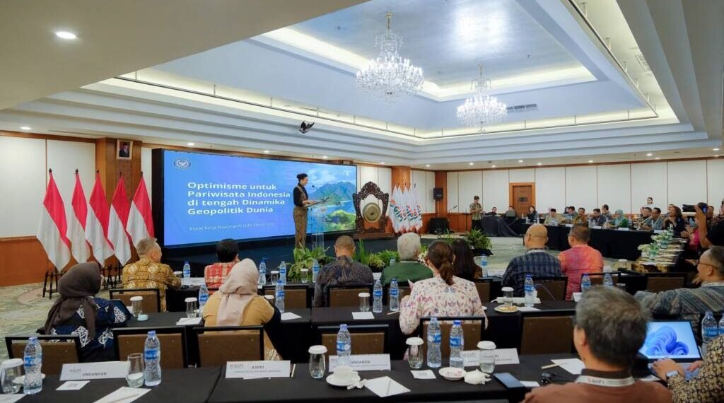 Menpar dan GIPI Bahas Daya Saing Pariwisata di Tengah Gejolak Global